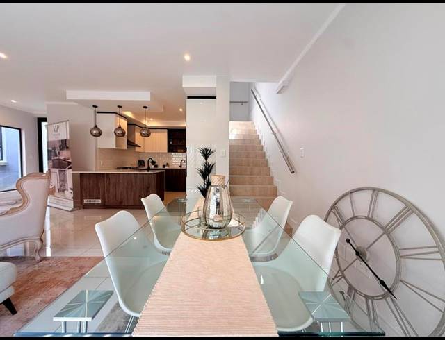 4 BEDROOM DUPLEX FOR SALE IN BRYANSTON